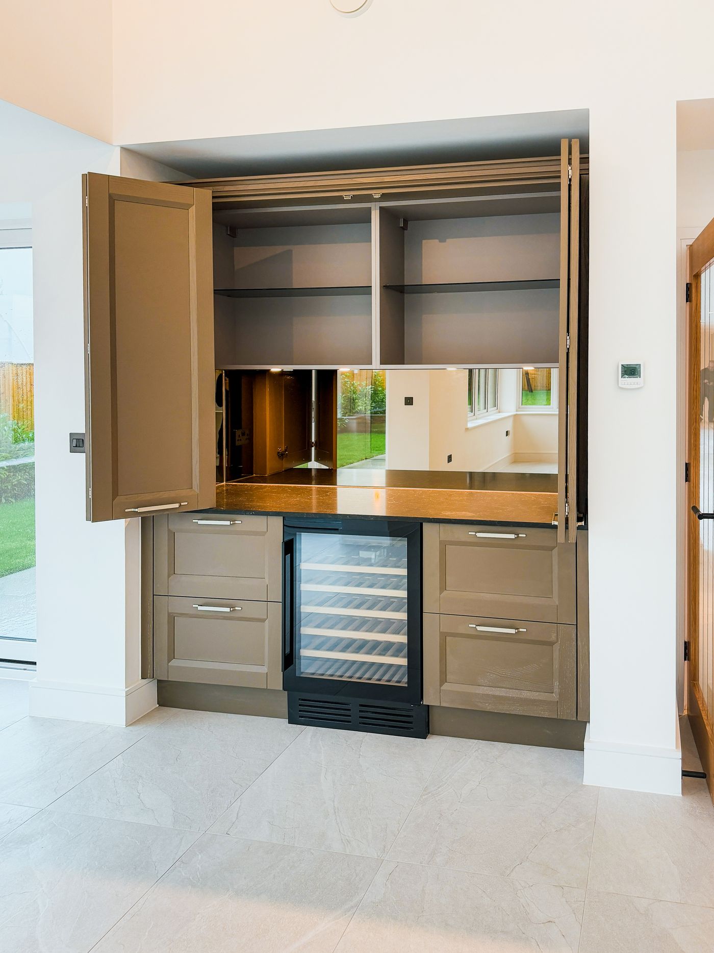 Kitchen bar cabinet with lighting